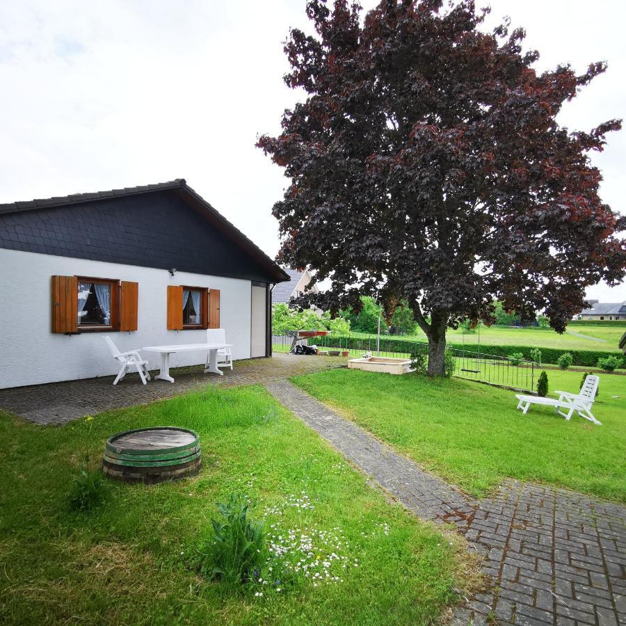 Bb19 Eifel-Ferienhaus Am Moseltal Mit Saunahaus Beuren  Экстерьер фото
